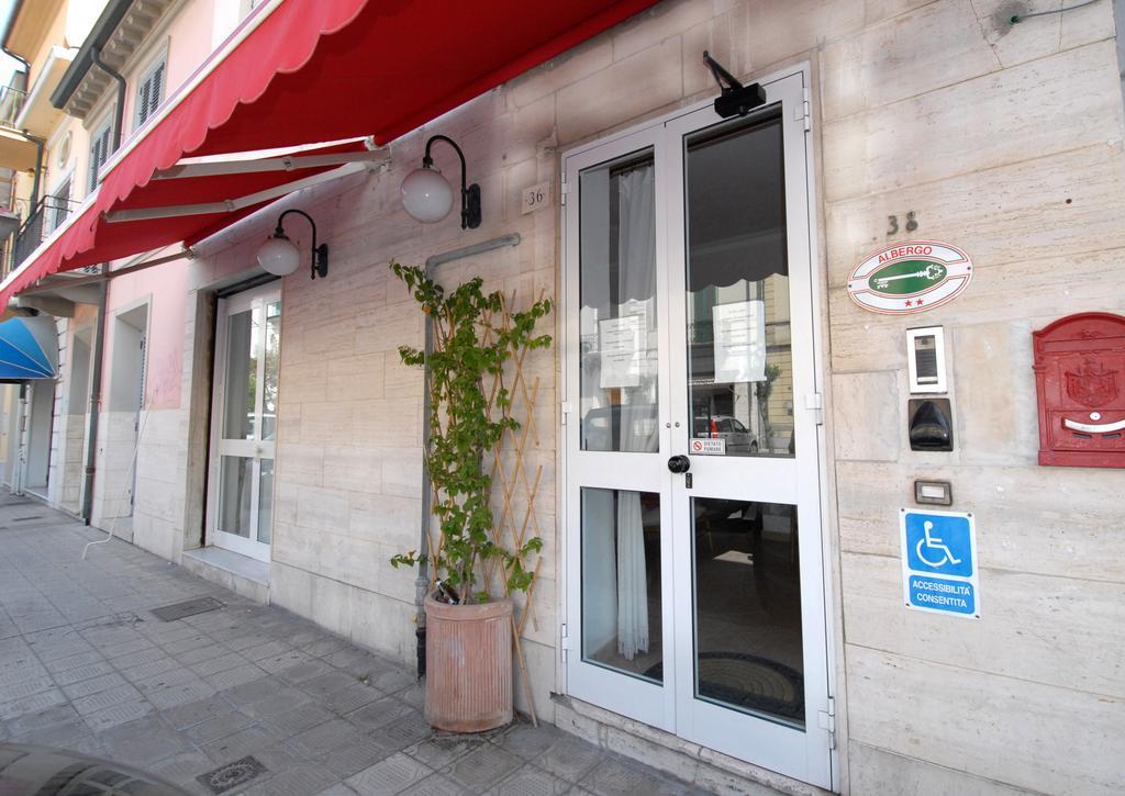 Hotel Luana فياريجيو المظهر الخارجي الصورة